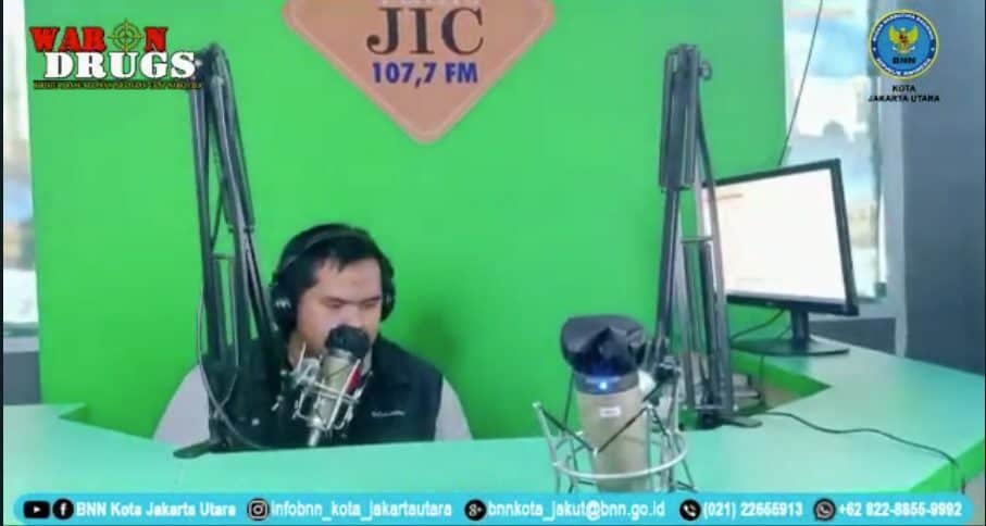 Adlibs Melalui Sosialisasi Lagu "War On Drugs" Adlibs Melalui Sosialisasi Lagu "War On Drugs"