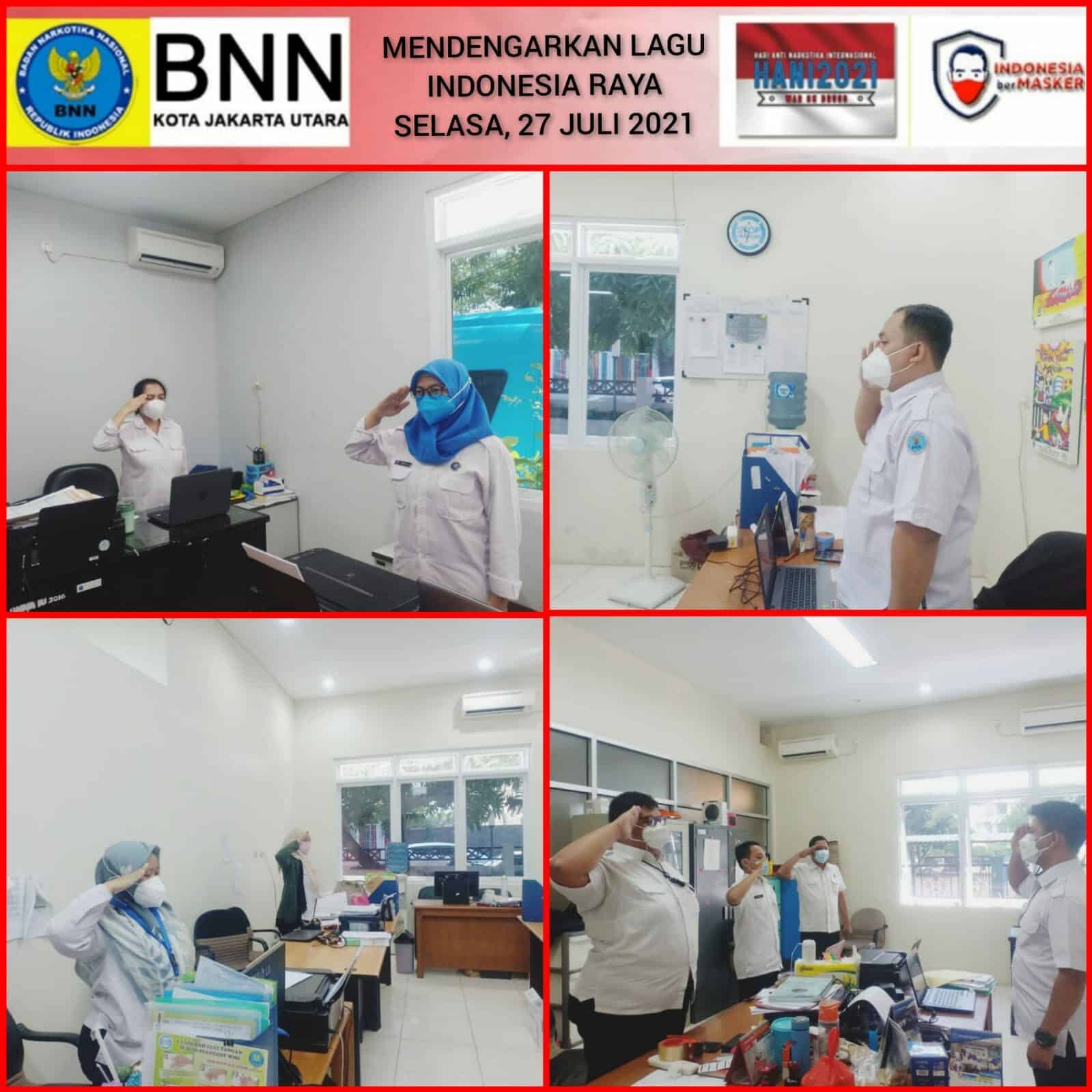 Mendengarkan Lagu Kebangsaan Indonesia Raya Mendengarkan Lagu Kebangsaan Indonesia Raya