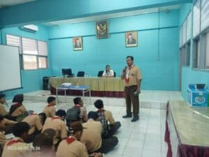 deteksi dini Penyalahgunaan Narkotika melelaui tes urin pada pelajar SMP Negeri 53 Jakarta & SMP Negeri 30 Jakarta deteksi dini Penyalahgunaan Narkotika melelaui tes urin pada pelajar SMP Negeri 53 Jakarta & SMP Negeri 30 Jakarta